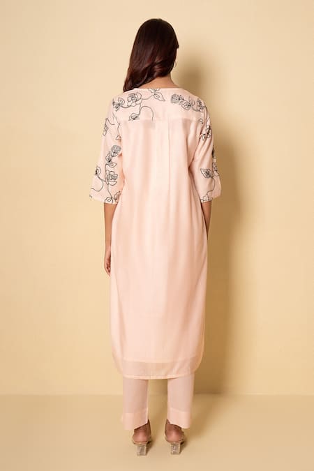 Kameez Embroidered Chanderi Kurta Set 