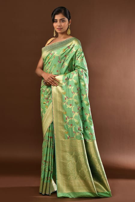 Samyukta Singhania_Green Flower Weave Banarasi Silk Saree With Running Blouse _Online_at_Aza_Fashions