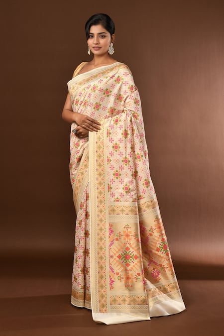 Samyukta Singhania Off White Weave Patola Banarasi Saree With Running Blouse at Aza Fashions Samyukta Singhania_Off White Weave Patola Banarasi Saree With Running Blouse _at_Aza_Fashions