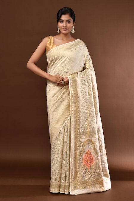 Samyukta Singhania Leaf Woven Banarasi Silk Saree With Running Blouse 