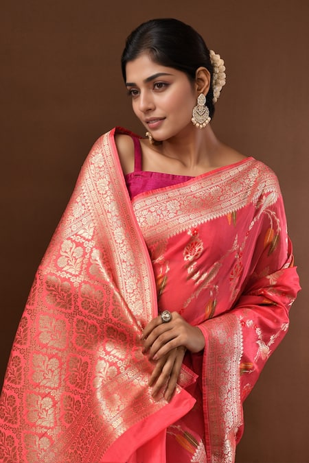 Samyukta Singhania_Peach Flower Weave Banarasi Silk Saree With Running Blouse _at_Aza_Fashions