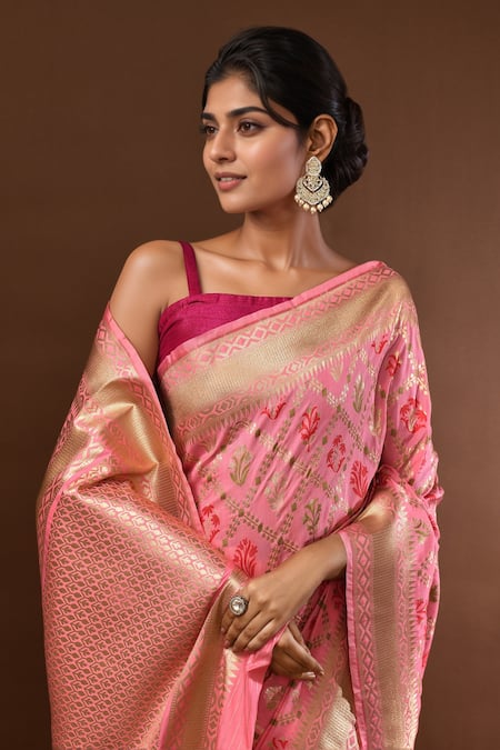 Samyukta Singhania_Peach Jaal Weave Banarasi Silk Saree With Running Blouse _at_Aza_Fashions