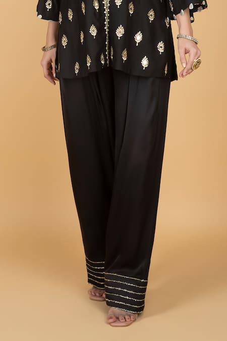 Buy Tanu Malhotra Black Cotton, Silk, Modal, Organza Embroidery V-neck Kurta Pant Set Buy_Tanu Malhotra_Black Cotton, Silk, Modal, Organza Embroidery V-neck Kurta Pant Set