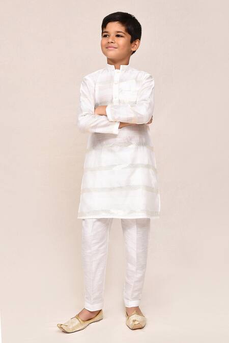 Petite Pomme_Off White Jacquard, Silk Kurta And Pant Set _at_Aza_Fashions