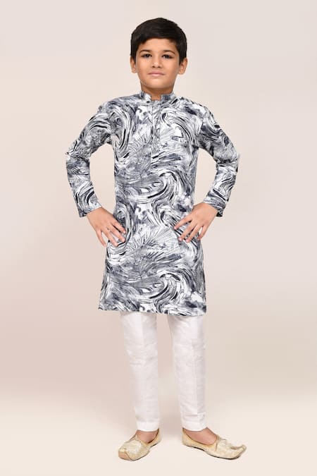 Petite Pomme Grey Digital Print Kurta & White Pant Set 