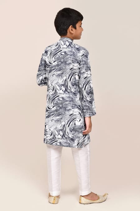 Petite Pomme Grey Digital Print Kurta & White Pant Set 