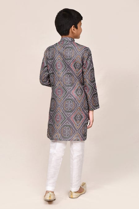 Petite Pomme Grey Bandhani Print Kurta & White Pant Set 