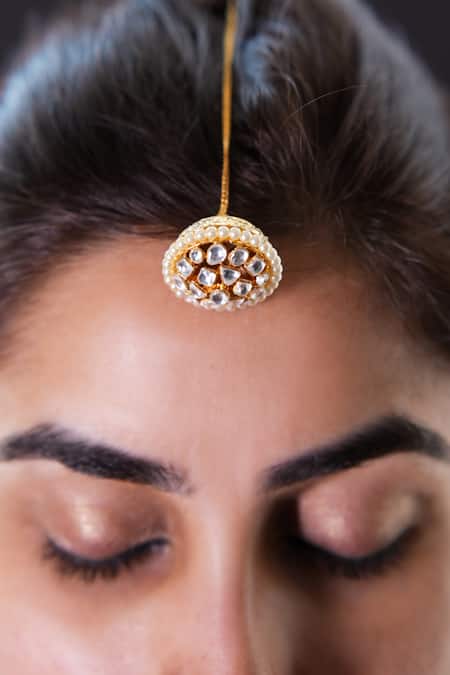 Vasundhara Gold Plated Borla Maangtikka 