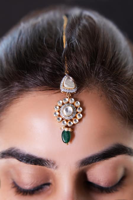 Vasundhara Akira Embellished Maangtikka  