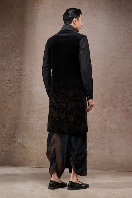 Tarun Tahiliani Black Velvet Sherwani Kurta Set 