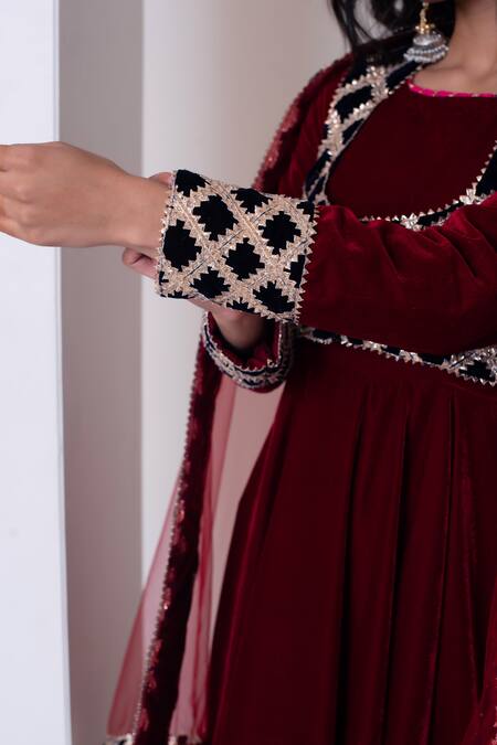 Pomcha Jaipur Maroon Velvet, Net Gota Patti Round , Square Anarkali Set Online at Aza Fashions Pomcha Jaipur_Maroon Velvet, Net Gota Patti Round , Square Anarkali Set _Online_at_Aza_Fashions