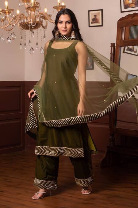 Pomcha Jaipur_Green Velvet, Net Gota Patti Round Neck Kurta Set _Online_at_Aza_Fashions