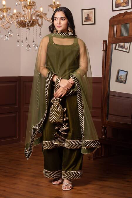 Buy_Pomcha Jaipur_Green Velvet, Net Gota Patti Round Neck Kurta Set _Online_at_Aza_Fashions