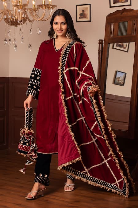 Pomcha Jaipur_Maroon Velvet Gota Patti, Embroidery V-neck Kurta Pant Set _Online_at_Aza_Fashions