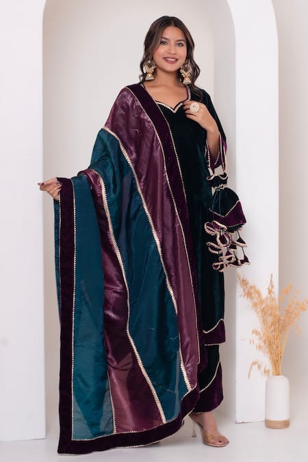 Pomcha Jaipur Bottle Green Velvet Kurta Pant Set 
