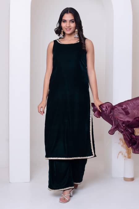 Buy_Pomcha Jaipur_Green Velvet, Silk Gota Patti Round Neck Bottle Kurta Set _Online_at_Aza_Fashions