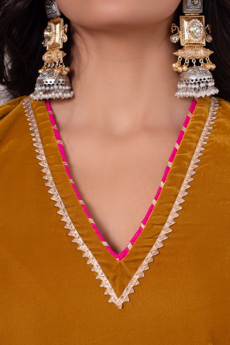 Buy_Pomcha Jaipur_Mustard Velvet, Net Gota Patti V-neck Kurta Pant Set 