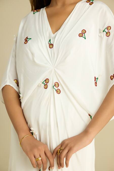 Buy_Meesa_White Crepe Embroidery V-neck Designer Kaftan _Online_at_Aza_Fashions