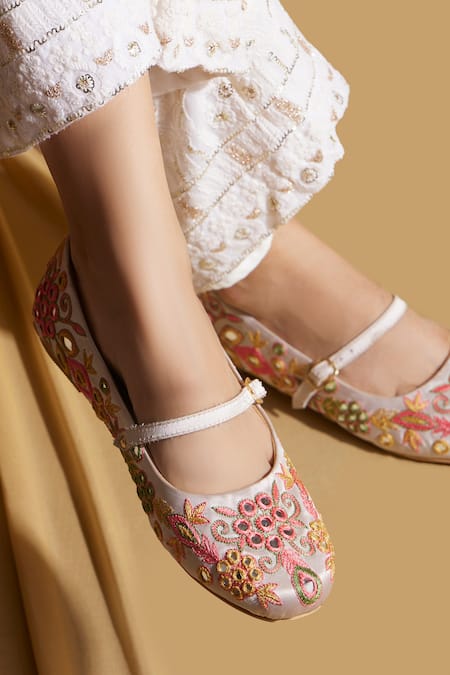 Tiesta Beige Embroidered Festive Ballerinas