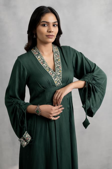 Neelu And Manvi_Green Cotton Satin Embroidery V-neck Thread Designer Dress _Online_at_Aza_Fashions