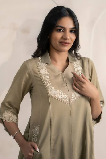 Buy_Neelu And Manvi_Green Chanderi, Cotton Satin Embroidery Collared Machine Dress _Online_at_Aza_Fashions
