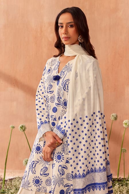 Buy_Seema Nanda_Ivory Cotton, Poplin Embroidery Keyhole , Round Nilofer Kurta Set _Online_at_Aza_Fashions