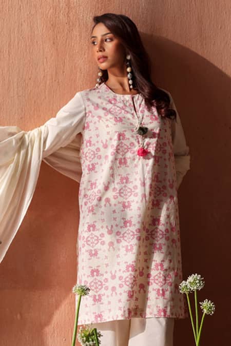 Seema Nanda_Ivory Cotton, Poplin Embroidery Round Neck Floral Print Kurta Set _Online_at_Aza_Fashions