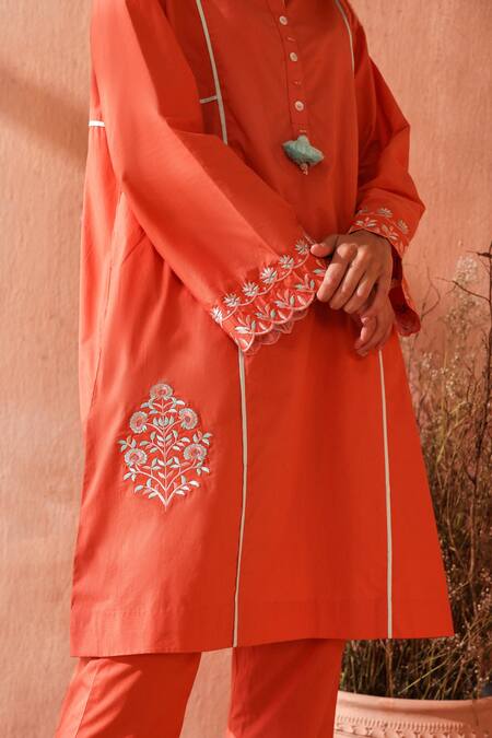 Seema Nanda_Coral Cotton, Poplin Embroidery Collared Peach Mrinalini Kurta Set _Online_at_Aza_Fashions