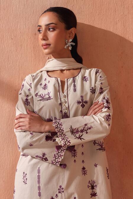 Buy_Seema Nanda_Beige Cotton, Poplin Embroidery Round Neck Varnika Kurta Set 