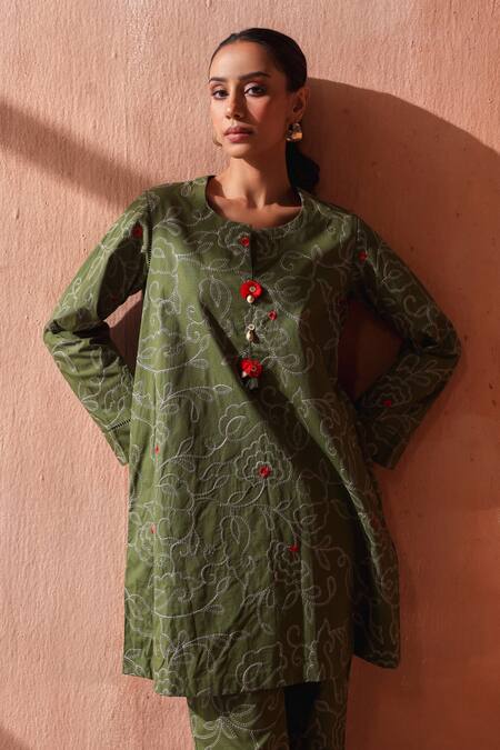 Buy_Seema Nanda_Olive Green Cotton, Poplin Embroidery Round Neck Noor Kurta Set _Online_at_Aza_Fashions