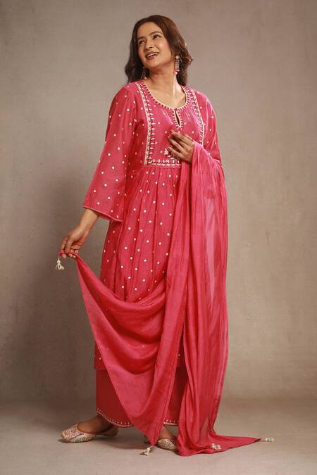Buy_Sonali Methi_Pink Embroidery Round Neck Rani Hand Kurta Set _Online_at_Aza_Fashions