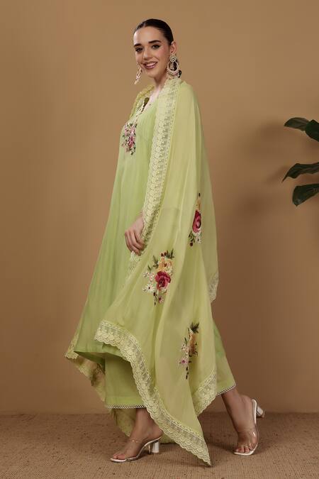 Sonali Methi_Lime Embroidery V-neck Hand Chanderi Kurta Set _Online_at_Aza_Fashions