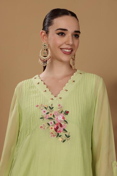 Buy_Sonali Methi_Lime Embroidery V-neck Hand Chanderi Kurta Set _Online_at_Aza_Fashions
