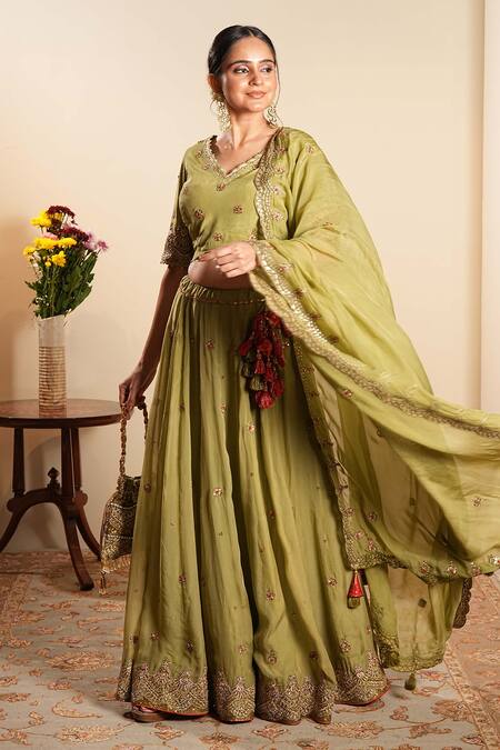 Sonali Methi_Olive Green Organza Embroidery V-neck Hand Lehenga Set _at_Aza_Fashions