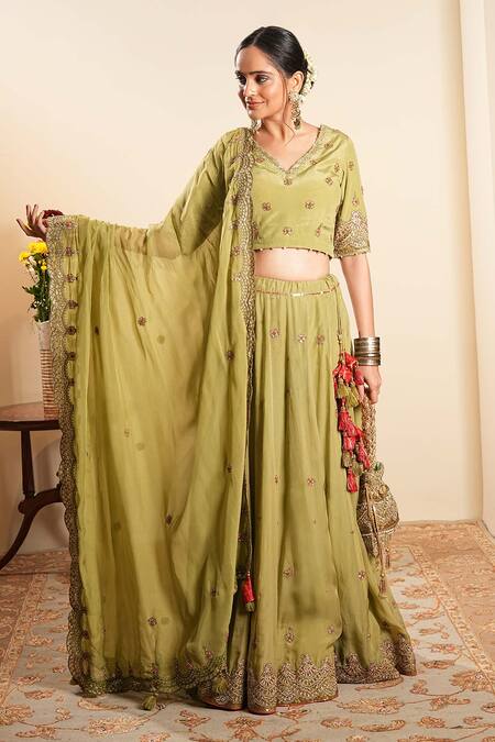 Buy_Sonali Methi_Olive Green Organza Embroidery V-neck Hand Lehenga Set 