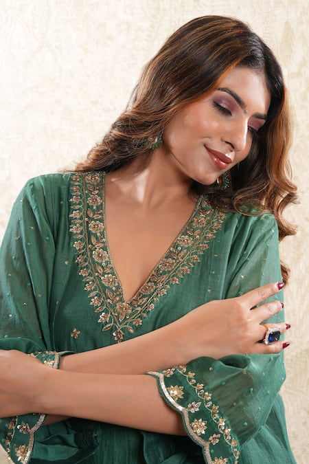 Sonali Methi_Green Embroidery V-neck Bottle Hand Anarkali Set _Online_at_Aza_Fashions