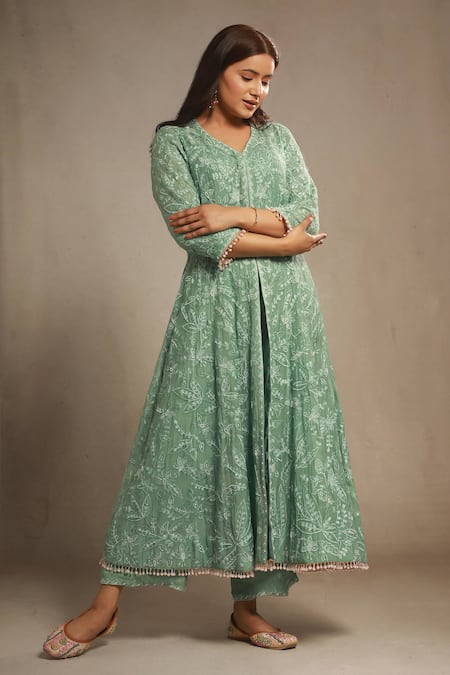 Sonali Methi Green Chanderi Embroidery V-neck Sage Anarkali Set Online at Aza Fashions Sonali Methi_Green Chanderi Embroidery V-neck Sage Anarkali Set _Online_at_Aza_Fashions