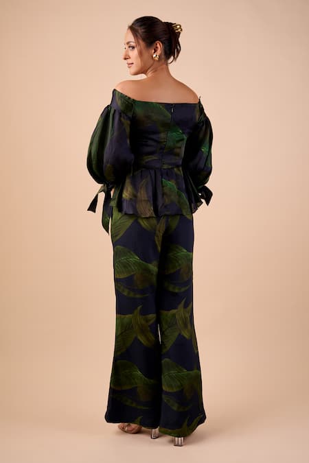 Shriya Som Leaf Print Off Shoulder Top 
