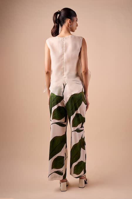 Shriya Som Green Leaf Print Cotton Pant 