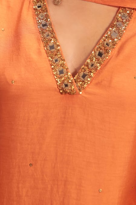 Buy_Label Niti Bothra_Orange Chinon, Silk Zari, Embroidery, Gota Patti V-neck Zardosi Kurta Set 