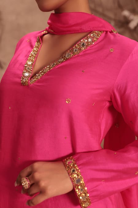 Label Niti Bothra Pink Silk Embroidery, Gota Patti V-neck Hot Zardosi Kurta Set at Aza Fashions Label Niti Bothra_Pink Silk Embroidery, Gota Patti V-neck Hot Zardosi Kurta Set _at_Aza_Fashions