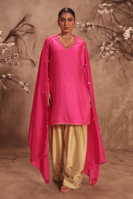 Shop Label Niti Bothra Pink Silk Embroidery, Gota Patti V-neck Hot Zardosi Kurta Set at Aza Fashions Shop_Label Niti Bothra_Pink Silk Embroidery, Gota Patti V-neck Hot Zardosi Kurta Set _at_Aza_Fashions