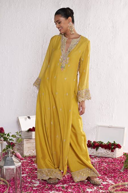 Buy_Amrta By Guneet Kondal_Yellow Silk, Chanderi, Viscose, Shantoon Embroidery Adda Work Kurta And Pant Set 