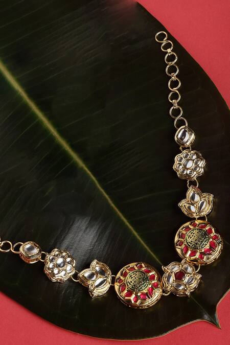 Shop Dugran By Dugristyle Red Gold-plated Roshni-e-rang Matha Patti Online at Aza Fashions Shop_Dugran By Dugristyle_Red Gold-plated Roshni-e-rang Matha Patti _Online_at_Aza_Fashions