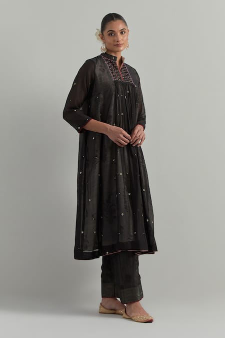 Buy_Ikshita Choudhary_Black Chanderi Embroidery Mandarin Collar Kurta Set _Online_at_Aza_Fashions