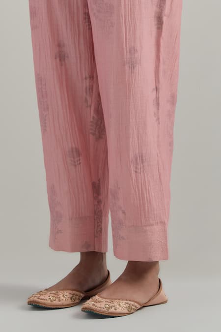 Ikshita Choudhary_Pink Chanderi Embroidery Round Neck Light Kurta Pant Dupatta Set _at_Aza_Fashions