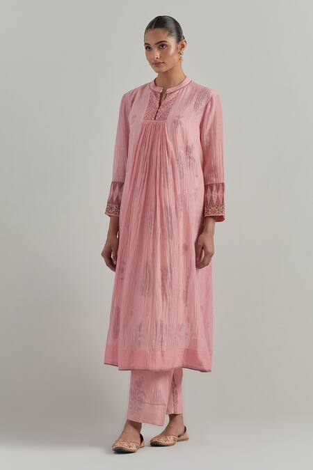 Shop_Ikshita Choudhary_Pink Chanderi Embroidery Round Neck Light Kurta Pant Dupatta Set 
