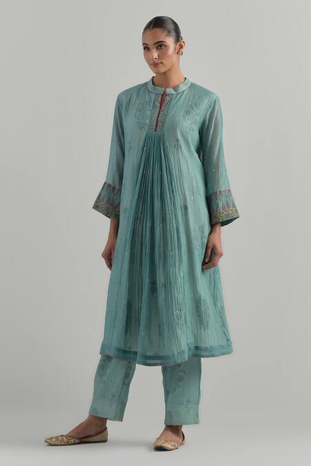 Ikshita Choudhary_Sky Blue Chanderi Embroidery Mandarin Collar Kurta Set _Online_at_Aza_Fashions