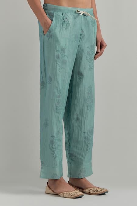 Ikshita Choudhary_Sky Blue Chanderi Embroidery Mandarin Collar Kurta Set _at_Aza_Fashions