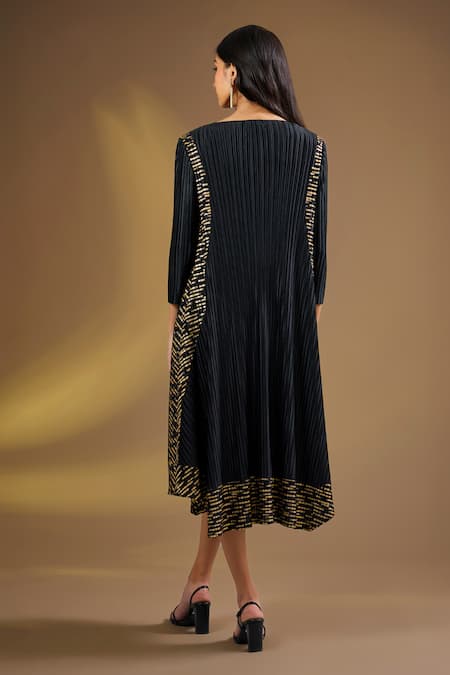 Shop Ajiesh Oberoi Black Silk V-neck Grace Ensemble Dress at Aza Fashions Shop_Ajiesh Oberoi_Black Silk V-neck Grace Ensemble Dress _at_Aza_Fashions